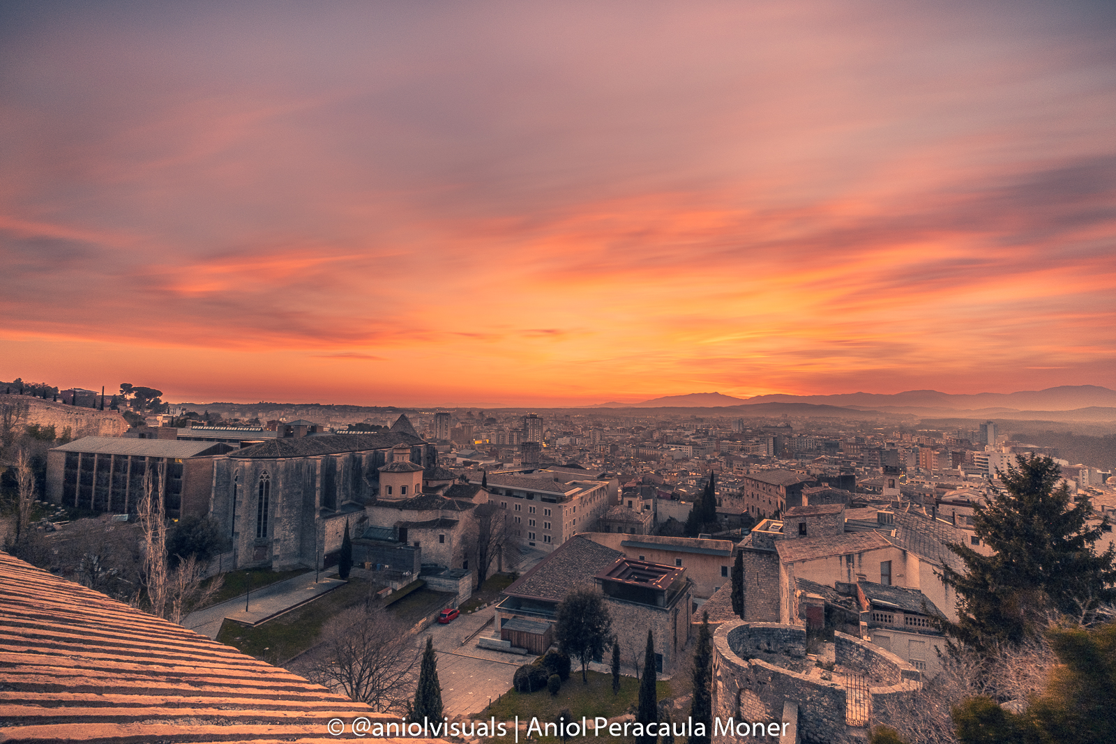 What is Girona's top sunset spot? Discover Girona City Walls