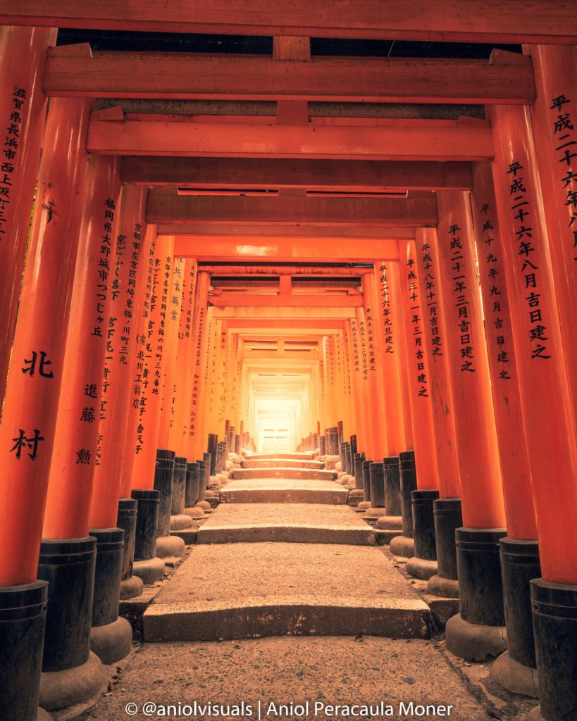 Fushimi Inari Taisha photography by aniolvisuals