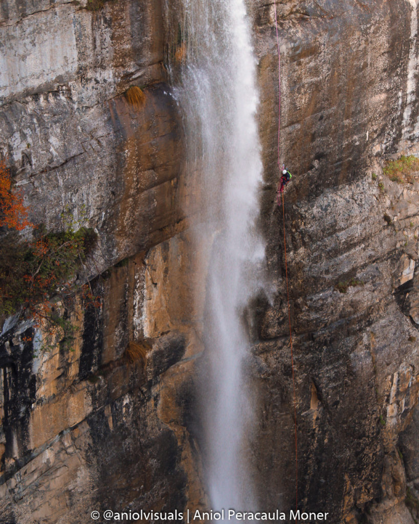 Waterfall photography guide: all you need to know. Gear, settings, and tips by aniolvisuals. Human element waterfall photography