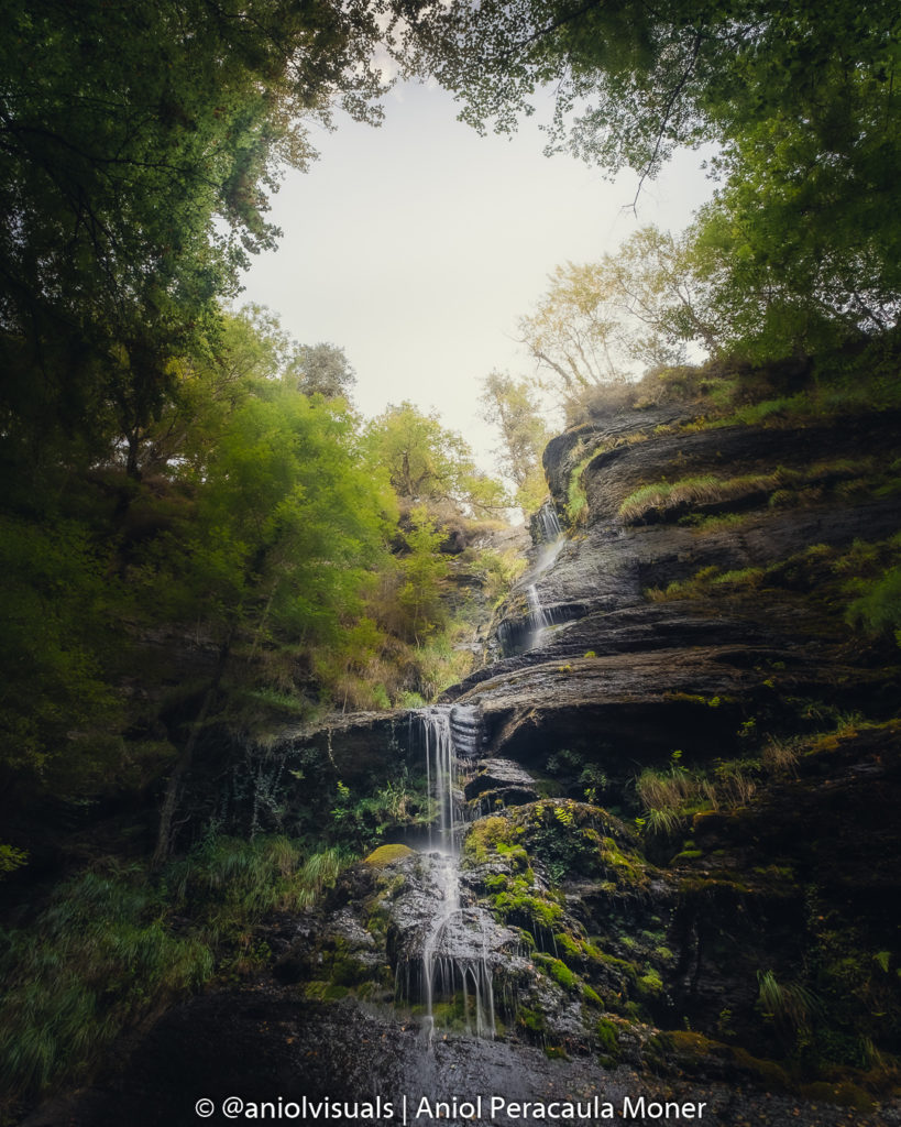Waterfall photography guide: all you need to know. Gear, settings, and tips by aniolvisuals. Dry season and rain season waterfall photography