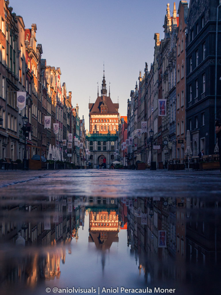 Gdansk sunrise reflection photo spot. Poland photography guide by aniolvisuals