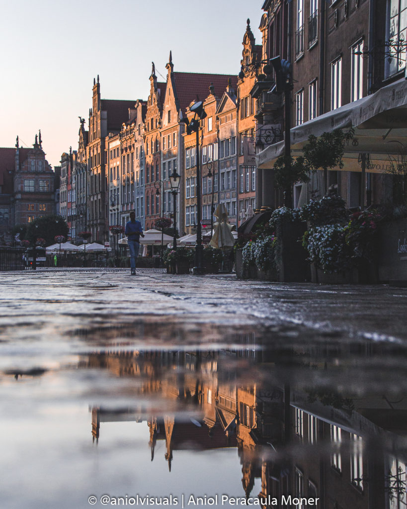 Gdansk sunrise reflection photo spot. Poland photography guide by aniolvisuals