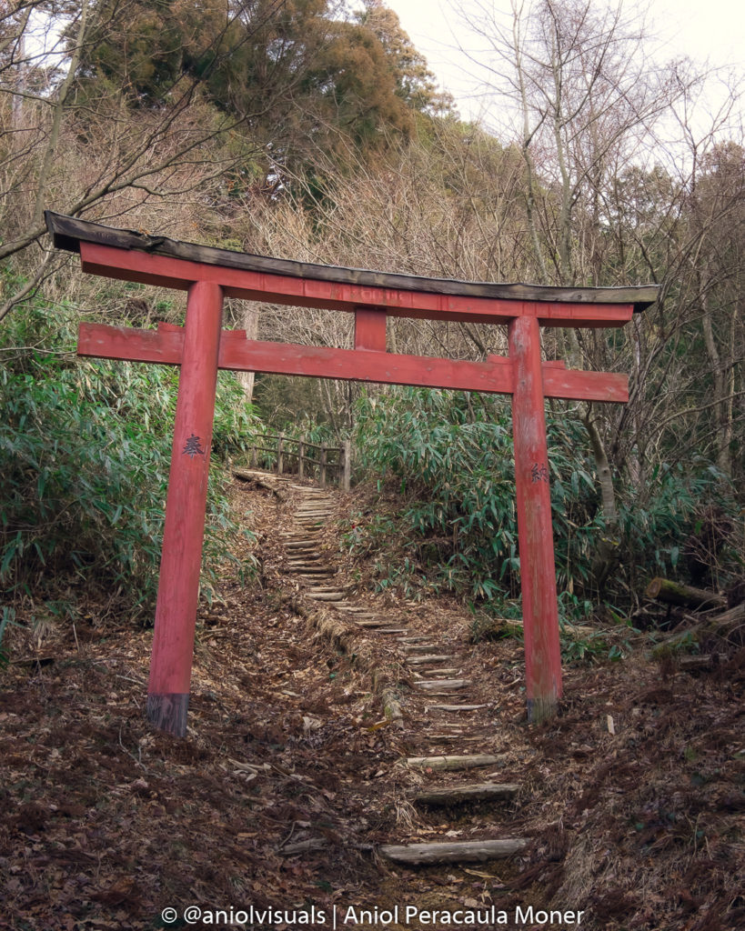 Daimon gate to Nyonindo hike by aniolvisuals