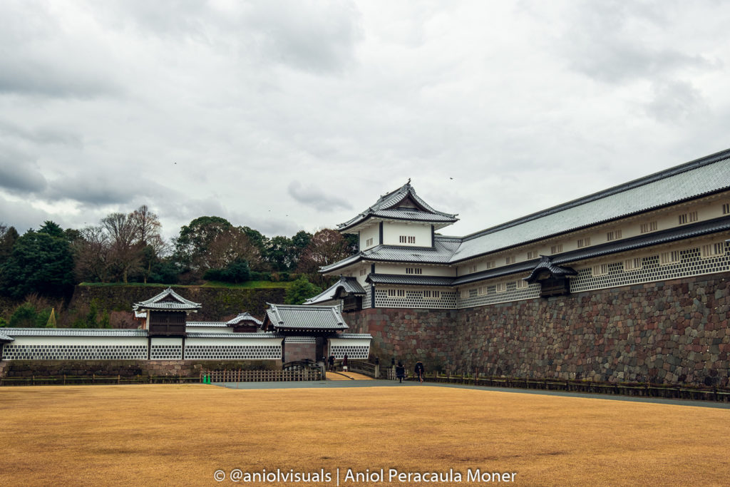 Kanazawa castle photo by aniolvisuals