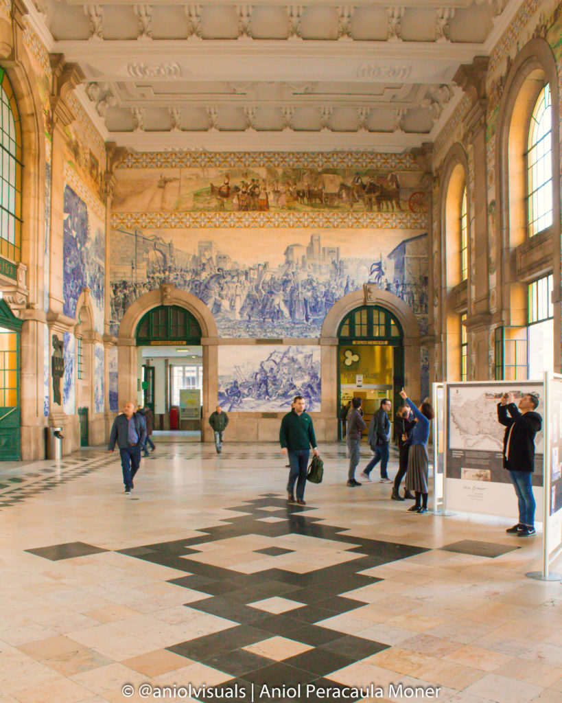 Porto railway station blue tiles