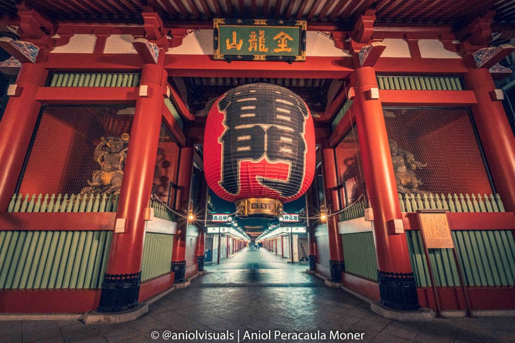 Tokyo Senso-ji temple entrance