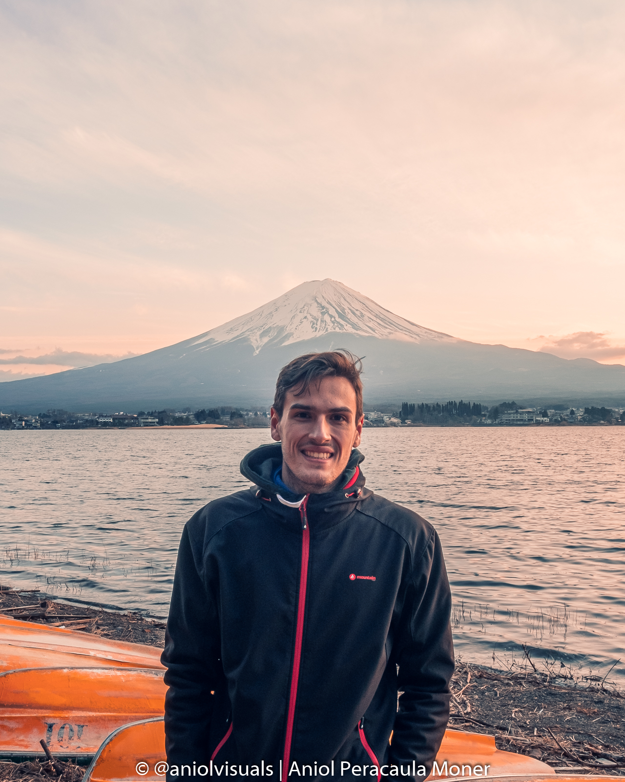 Solo travel photography japan