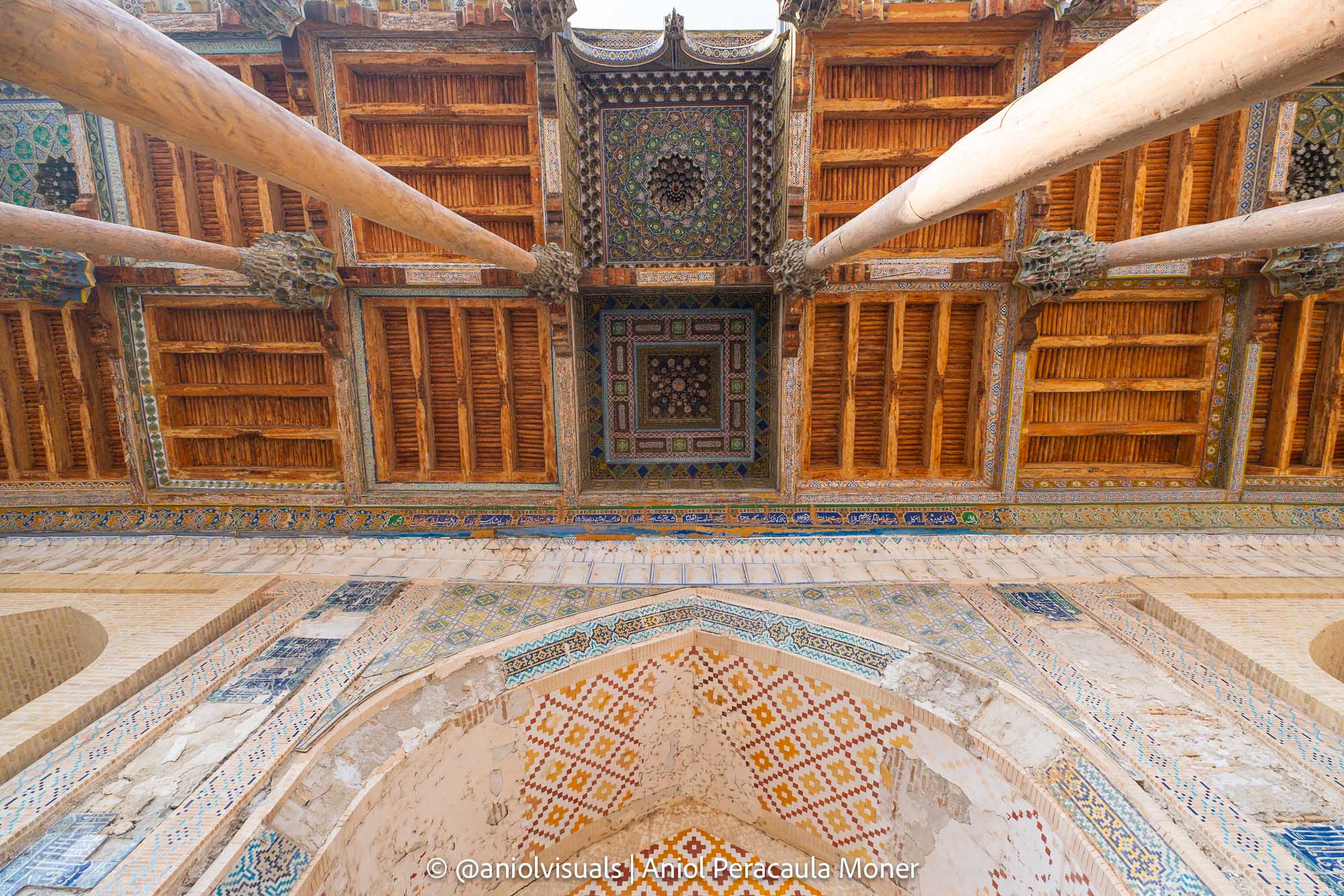 Bolo Hauz Mosque photography