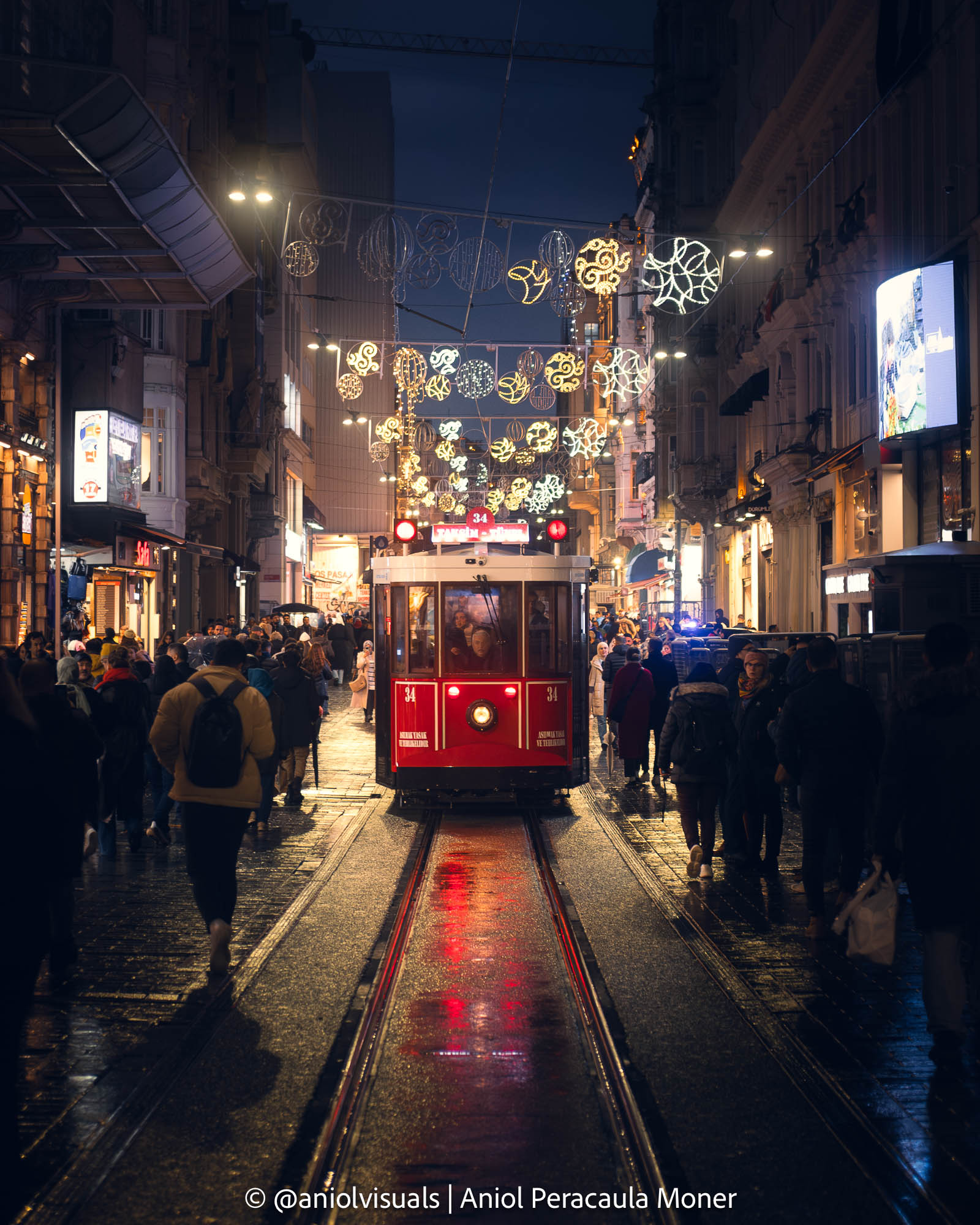 Istanbul tram photography