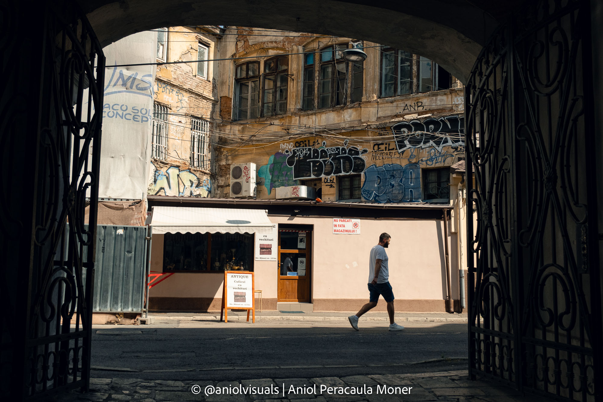 Bucharest street photography guide