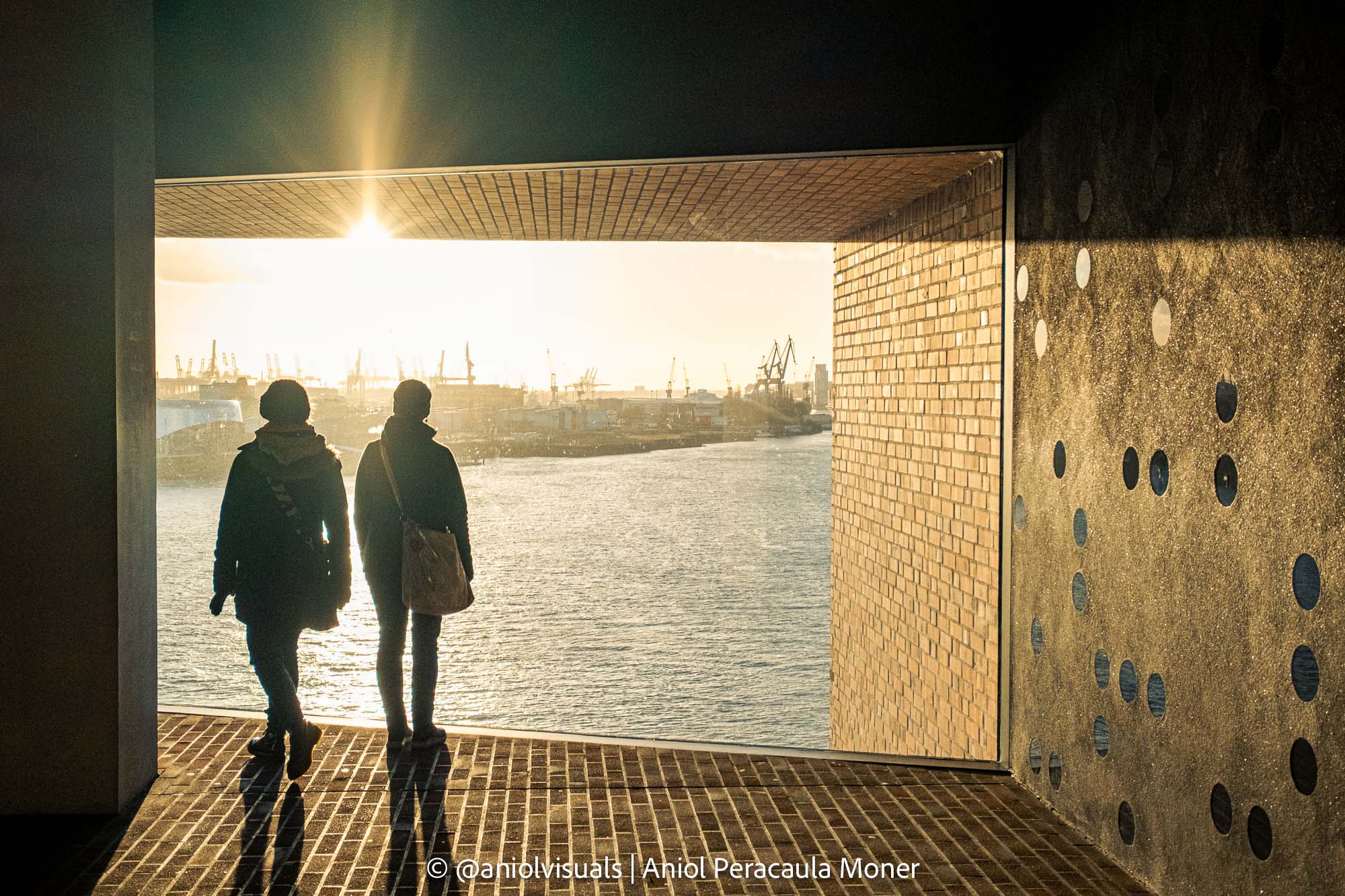 street photography hamburg Elbphilarmonie